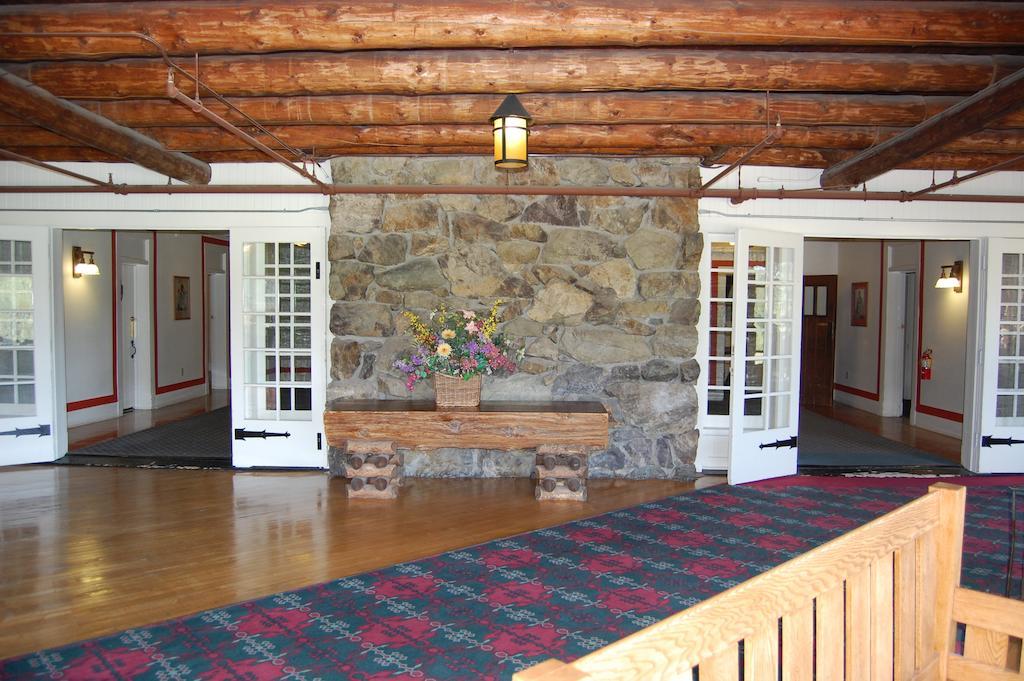Glacier Park Lodge East Glacier Park Village Экстерьер фото